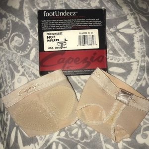 BRAND NEW Capezio footUndeez
